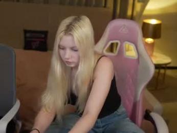 bright_diamonds_054 chaturbate stream image, 15.09.2026 12:40
