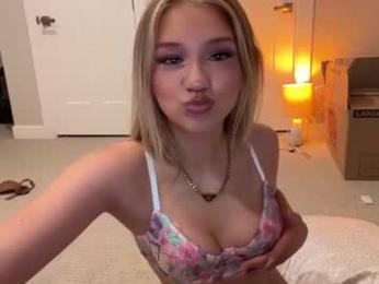 tiara2xy chaturbate stream image, 05.10.2026 23:20