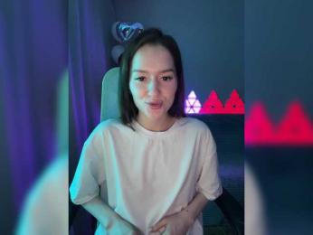 whiteTEA bongacams stream image