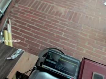 vanandjuani chaturbate stream image