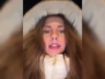 VikkiExtraCheese bongacams stream image