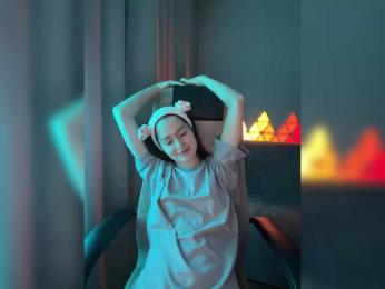 whiteTEA bongacams stream image