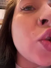 Holly_Play stripchat stream image, 08.04.2025 12:20
