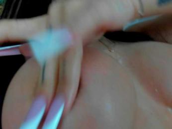 Fancy-t33n bongacams stream image