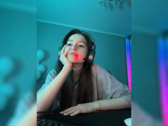 whiteTEA bongacams stream image