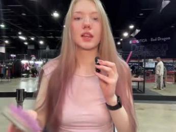 eve003300 chaturbate stream image, 13.04.2025 18:40