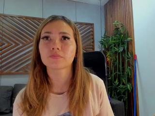 Azura Wave flirt4free stream image, 14.04.2025 19:30