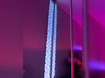 whiteTEA bongacams stream image