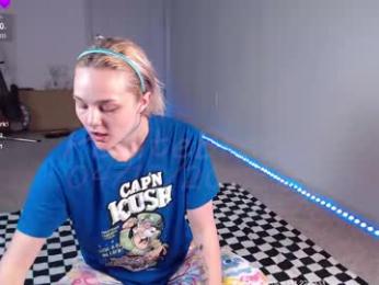 petitebrat chaturbate stream image, 18.04.2025 23:20