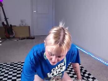 petitebrat chaturbate stream image, 18.04.2025 23:20