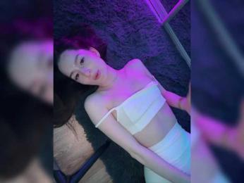 whiteTEA bongacams stream image