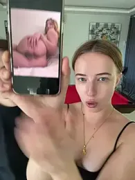 Nura_n_Sarah stripchat stream image