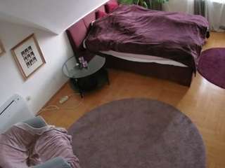 voyeurcam-julmodels-whitebed-4 camsoda stream image, 06.02.2025 19:30