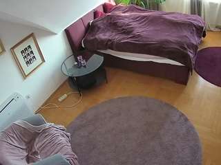 voyeurcam-julmodels-whitebed-4 camsoda stream image, 06.02.2025 19:30