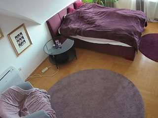 voyeurcam-julmodels-whitebed-4 camsoda stream image, 06.02.2025 19:30