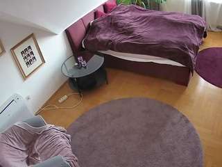 voyeurcam-julmodels-whitebed-4 camsoda stream image, 06.02.2025 19:30