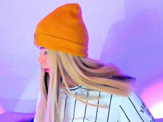 Scarlet Bridge flirt4free stream image, 01.05.2025 19:00