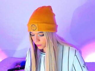 Scarlet Bridge flirt4free stream image, 01.05.2025 19:00