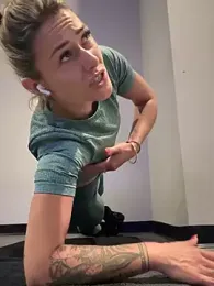 petrouchkaaa_ stripchat stream image